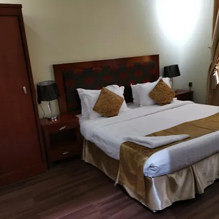 Wed Plaza Hotel Apartments - Families Only-2